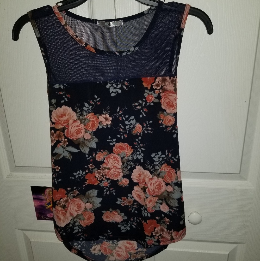Floral shirt no sleeves